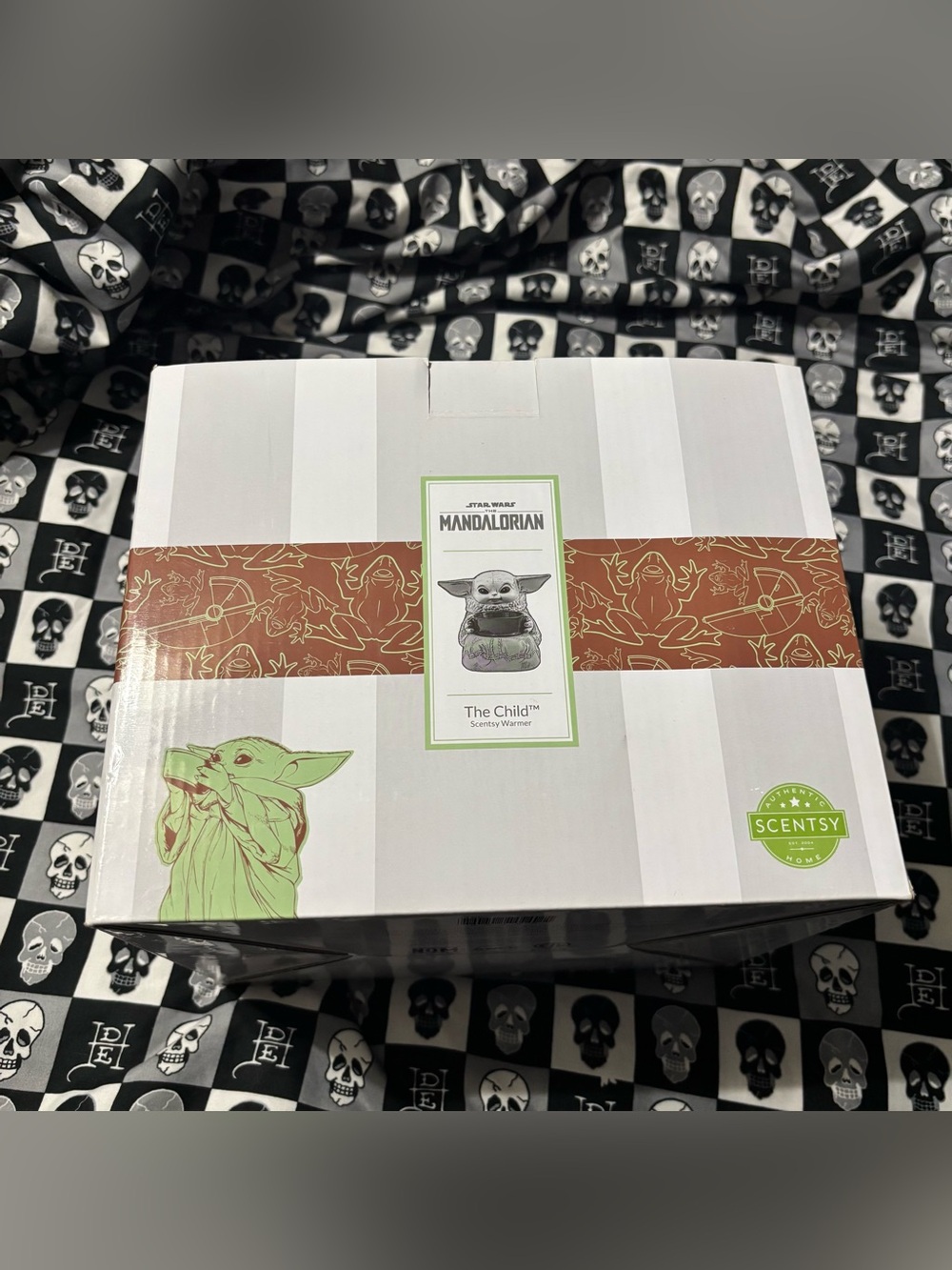 Scentsy Star Wars The Mandalorian the Child Baby Yoda Wax Warmer